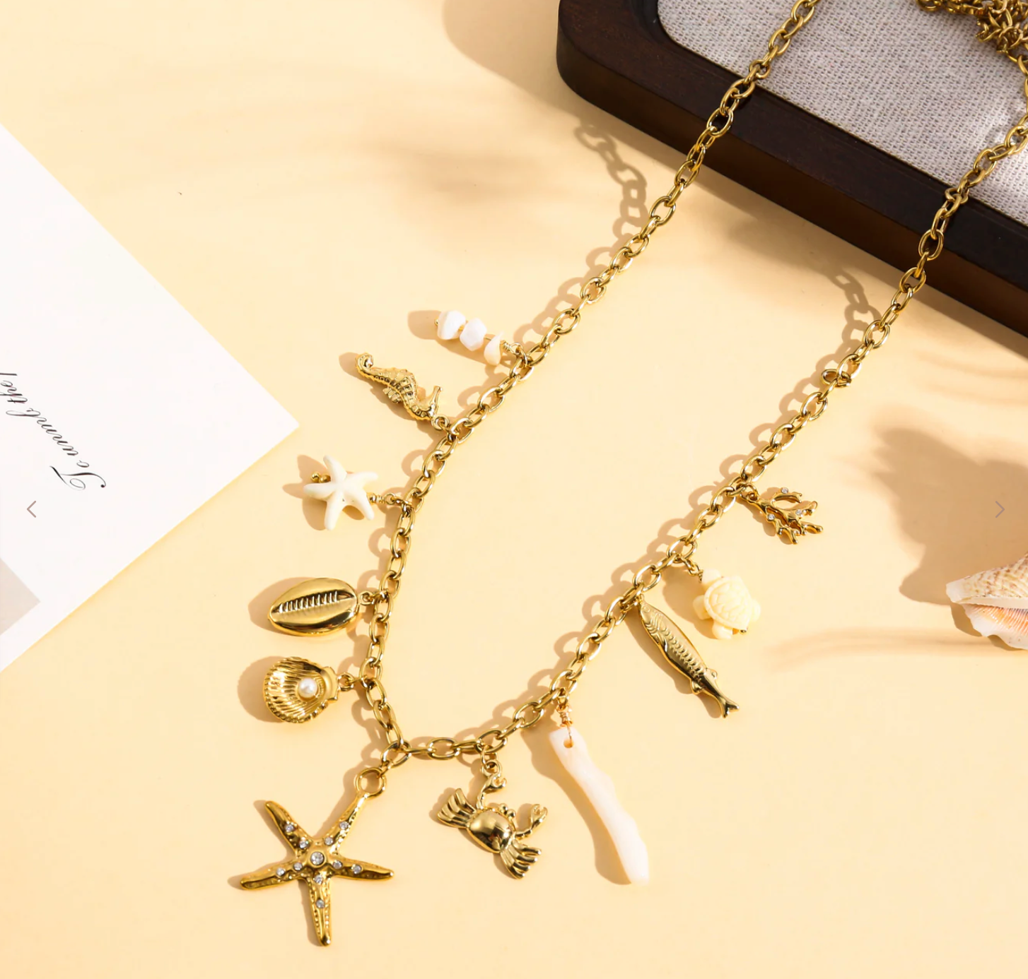 COLLIER MOHANNA